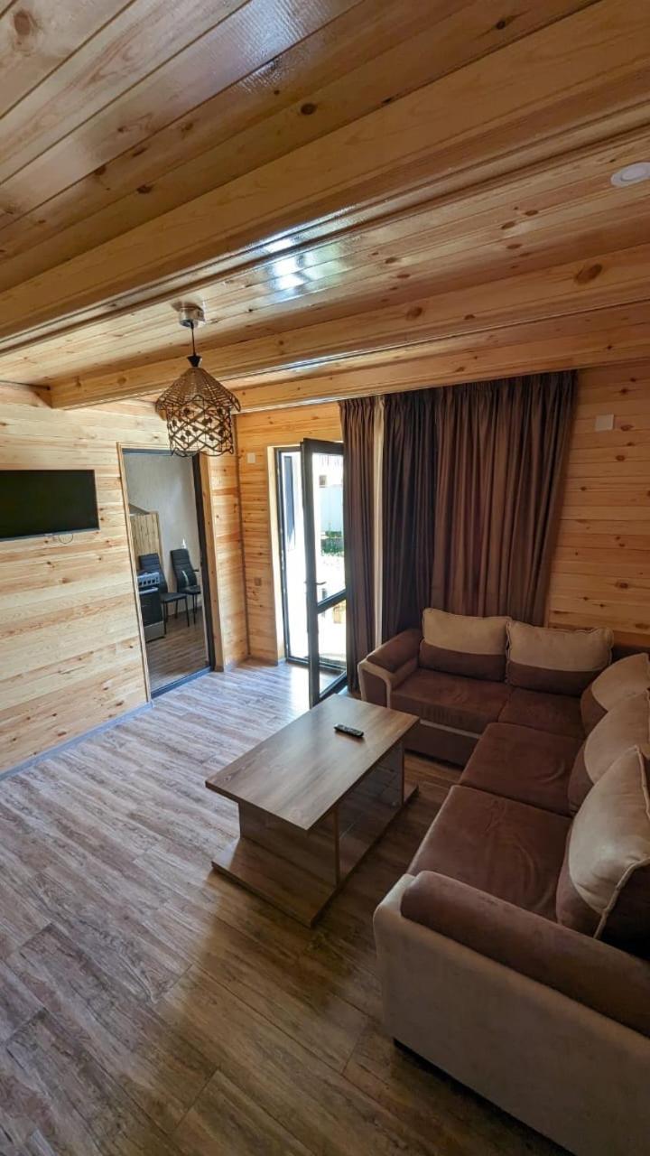 Taripiri Villa Ambrolauri Bagian luar foto