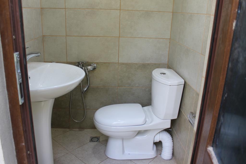Taripiri Villa Ambrolauri Bagian luar foto
