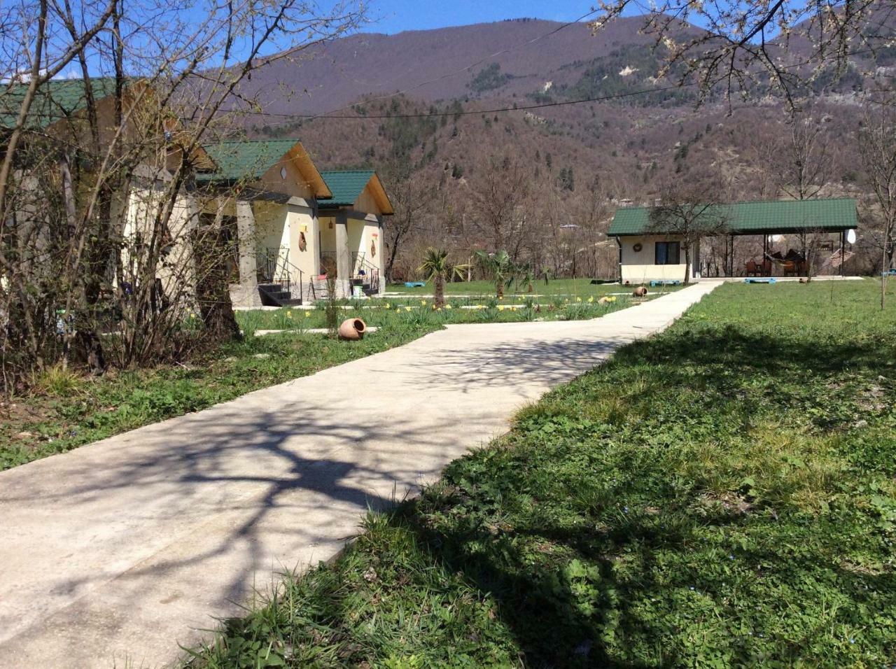 Taripiri Villa Ambrolauri Bagian luar foto