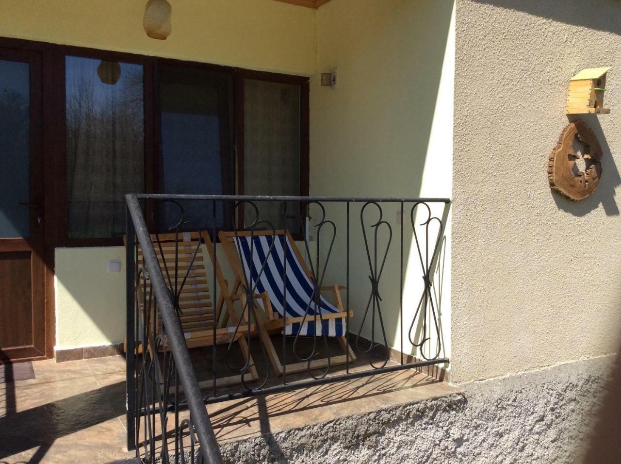 Taripiri Villa Ambrolauri Bagian luar foto