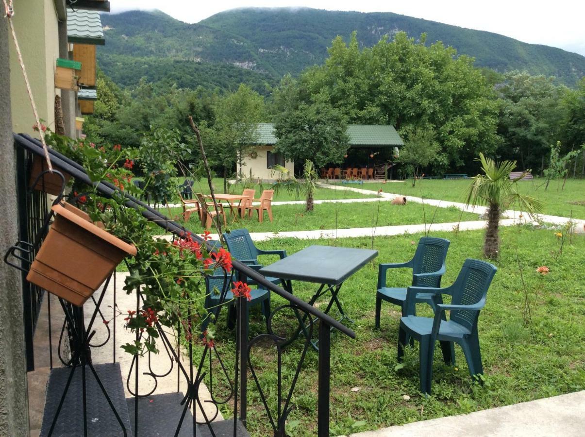 Taripiri Villa Ambrolauri Bagian luar foto