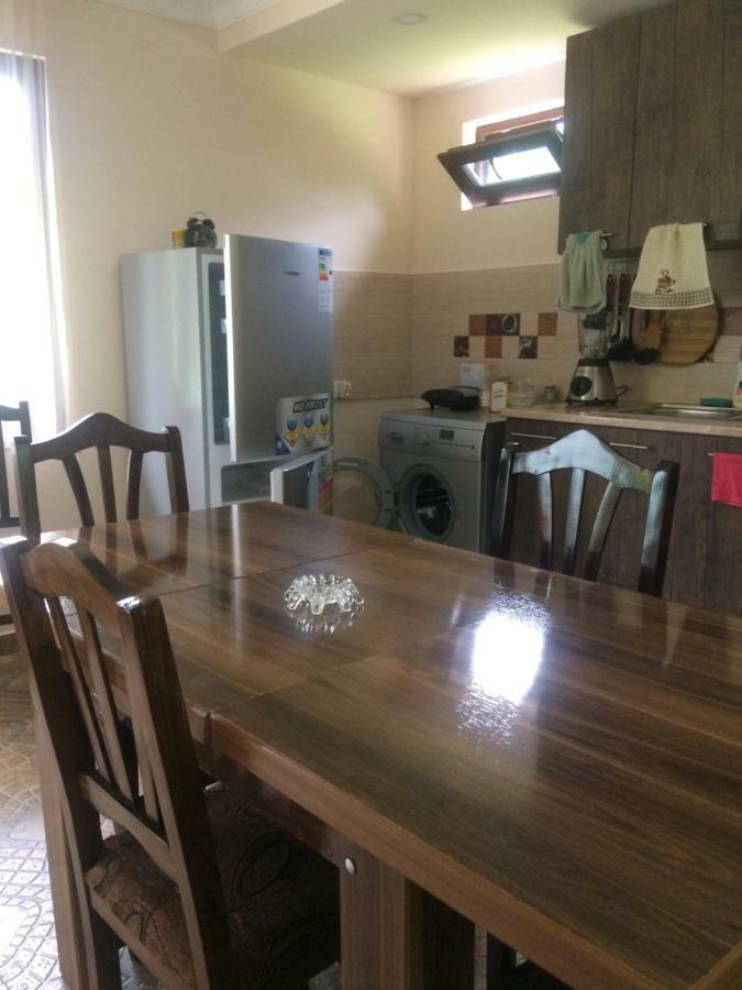 Taripiri Villa Ambrolauri Bagian luar foto