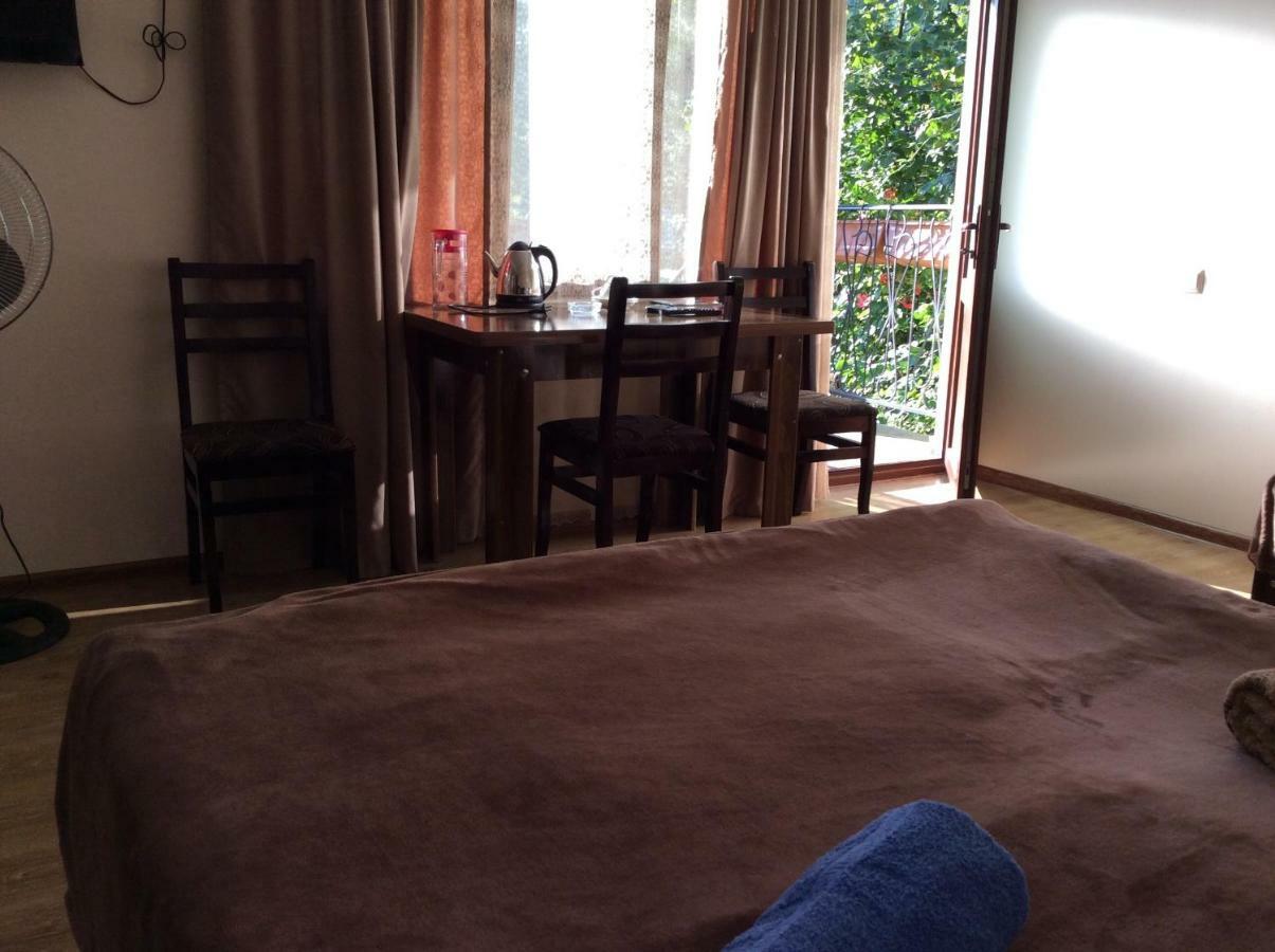 Taripiri Villa Ambrolauri Bagian luar foto