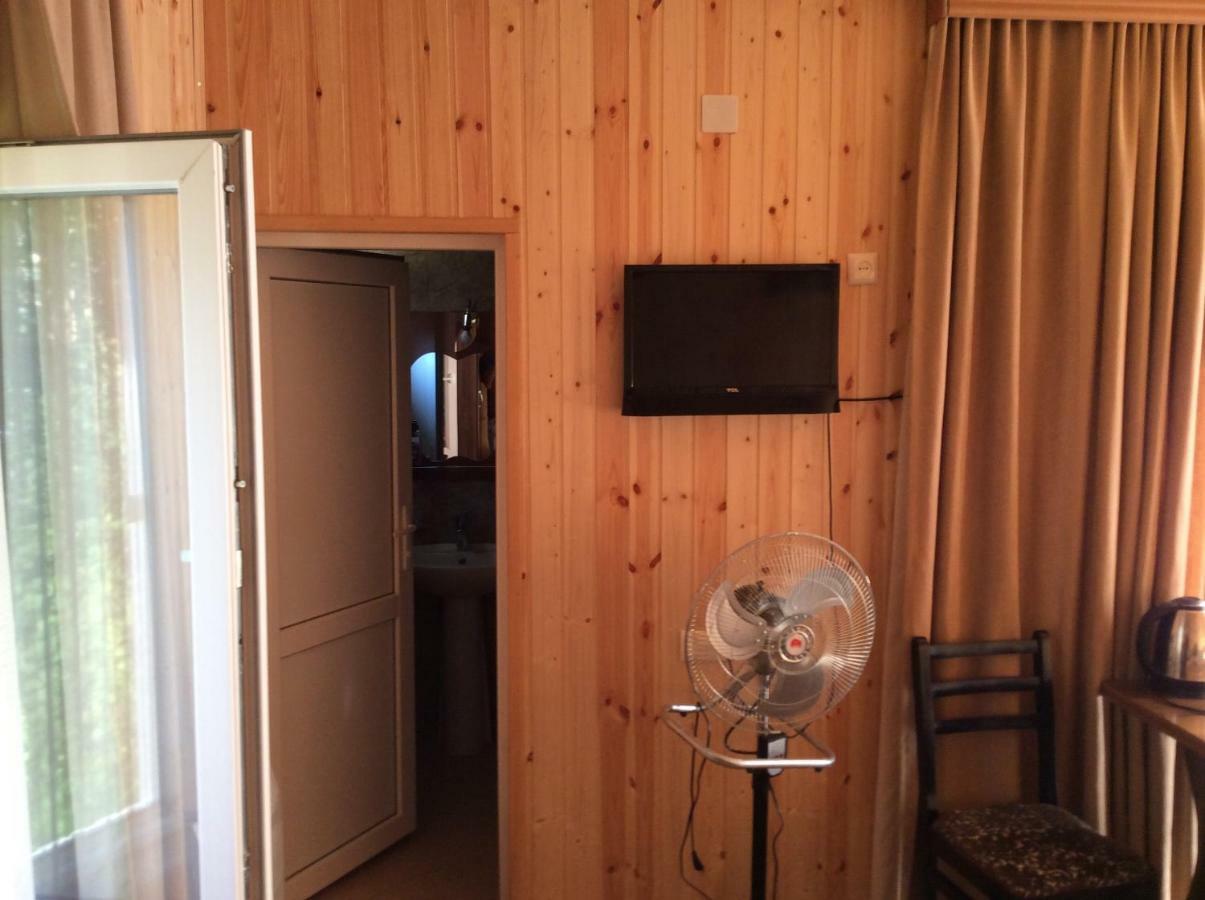 Taripiri Villa Ambrolauri Bagian luar foto