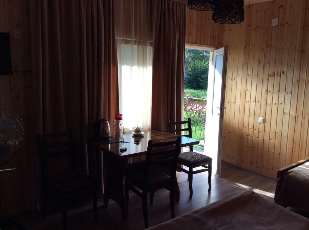 Taripiri Villa Ambrolauri Bagian luar foto