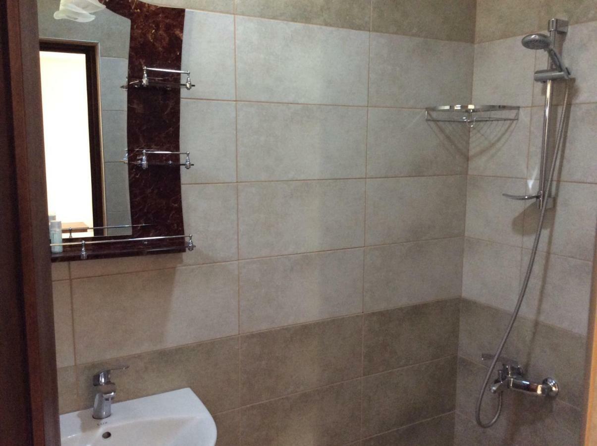 Taripiri Villa Ambrolauri Bagian luar foto